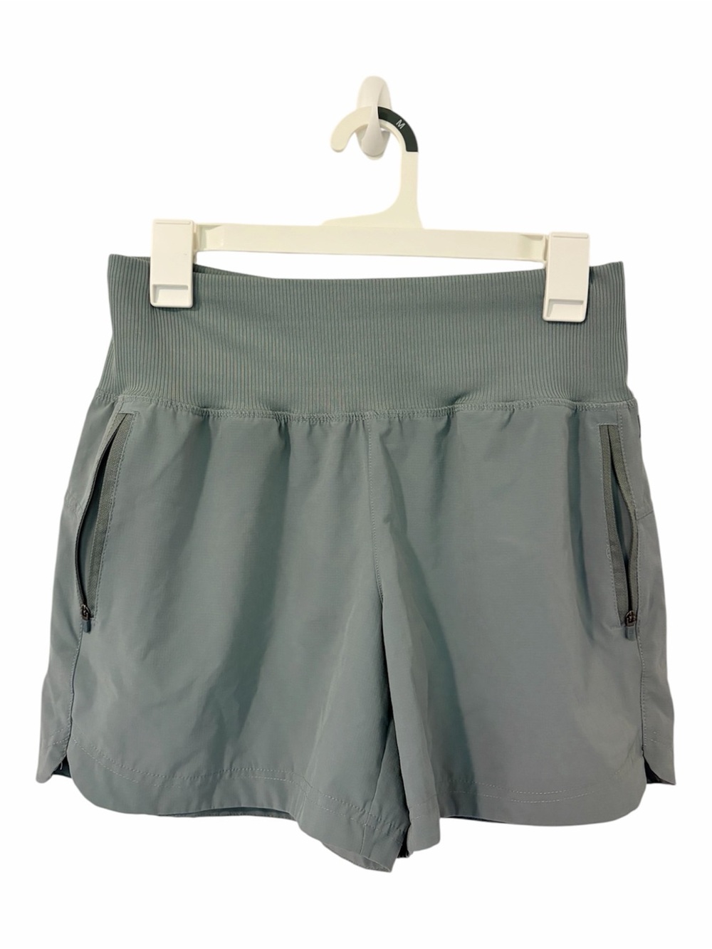 Avalanche Women's Active Pull-On Shorts in Sage Green Size Medium